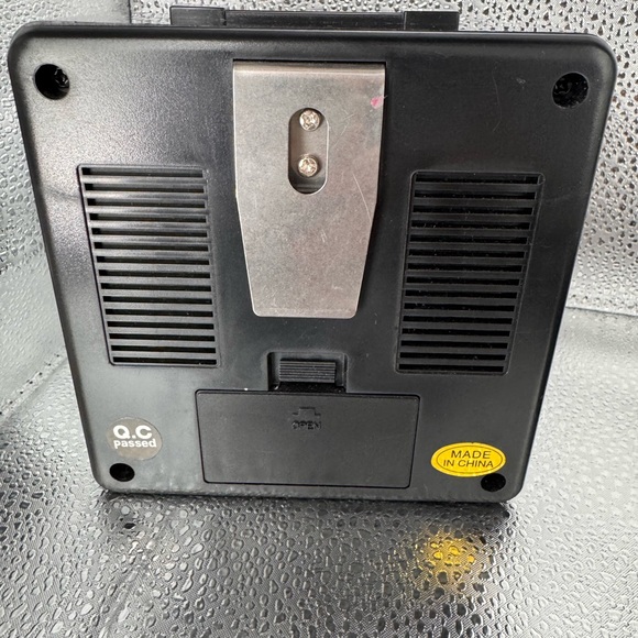 Portable Audio Amplifier - Black and Gold - Picture 8 of 11